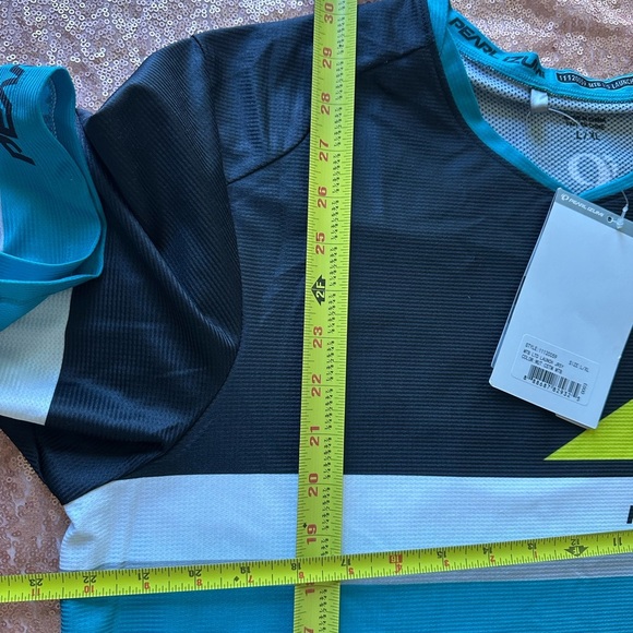 Pearl Izumi Women’s launch jersey L/XL  v neck running cycling, - Picture 9 of 9
